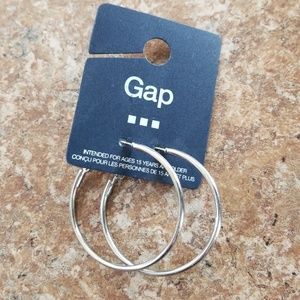Gap hoop earrings